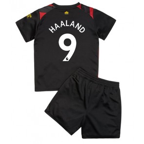 Manchester City Erling Haaland #9 babykläder Bortatröja barn 2022-23 Korta ärmar (+ Korta byxor)